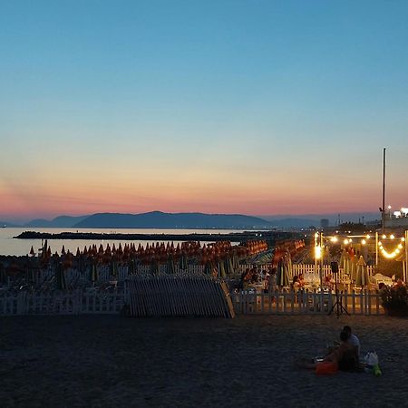 Appartamento Al Mare Di Liguria E Toscana مارينا دي ماسا المظهر الخارجي الصورة